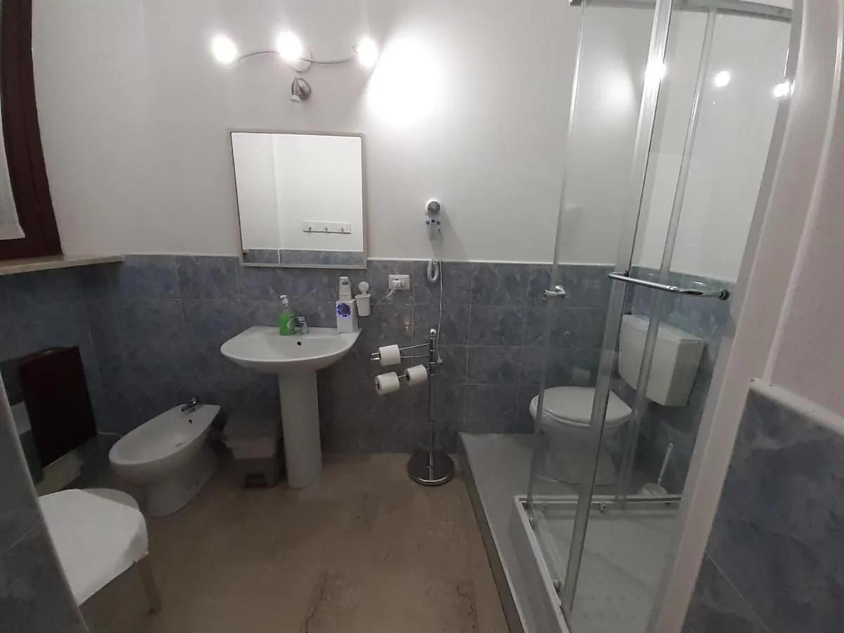 Gira Guest House Como