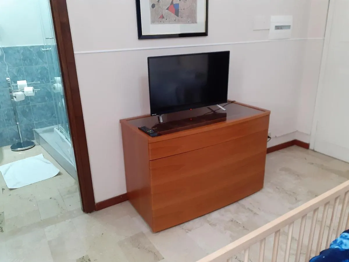 Gira Guest House Como Italy