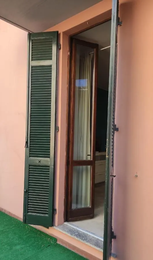 Gira Guest House Como