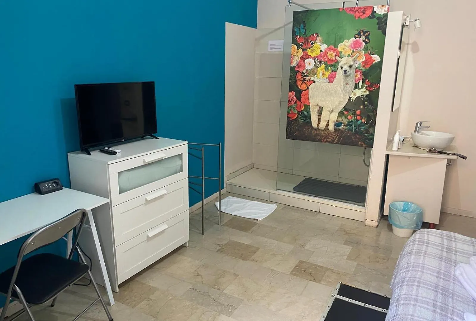 Gira Guest House Como