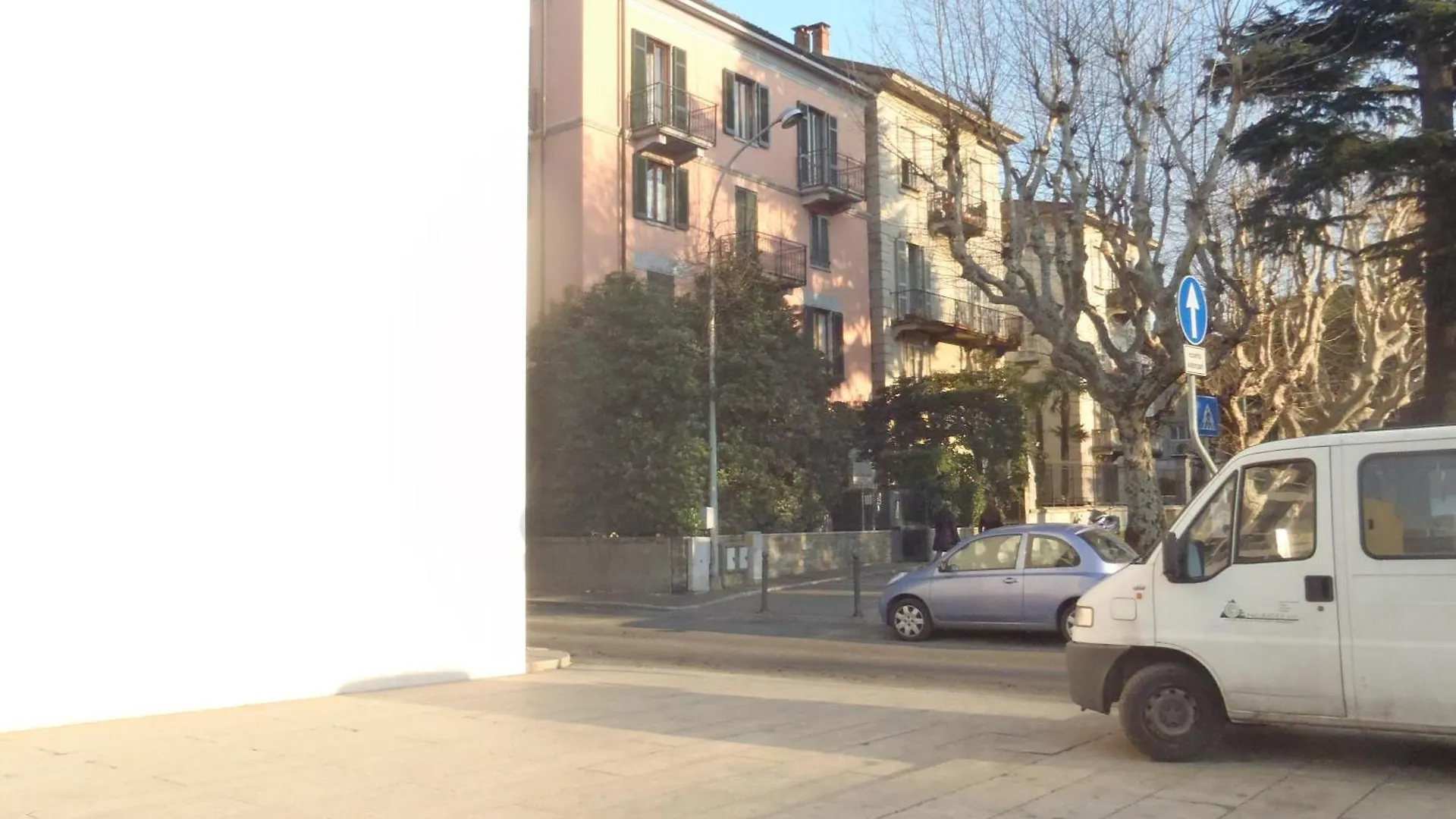 Gira Guest House Como 0*,  Italy