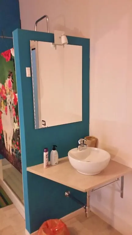 Gira Guest House Como