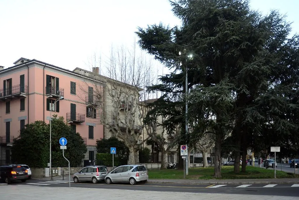 Gira Guest House Como