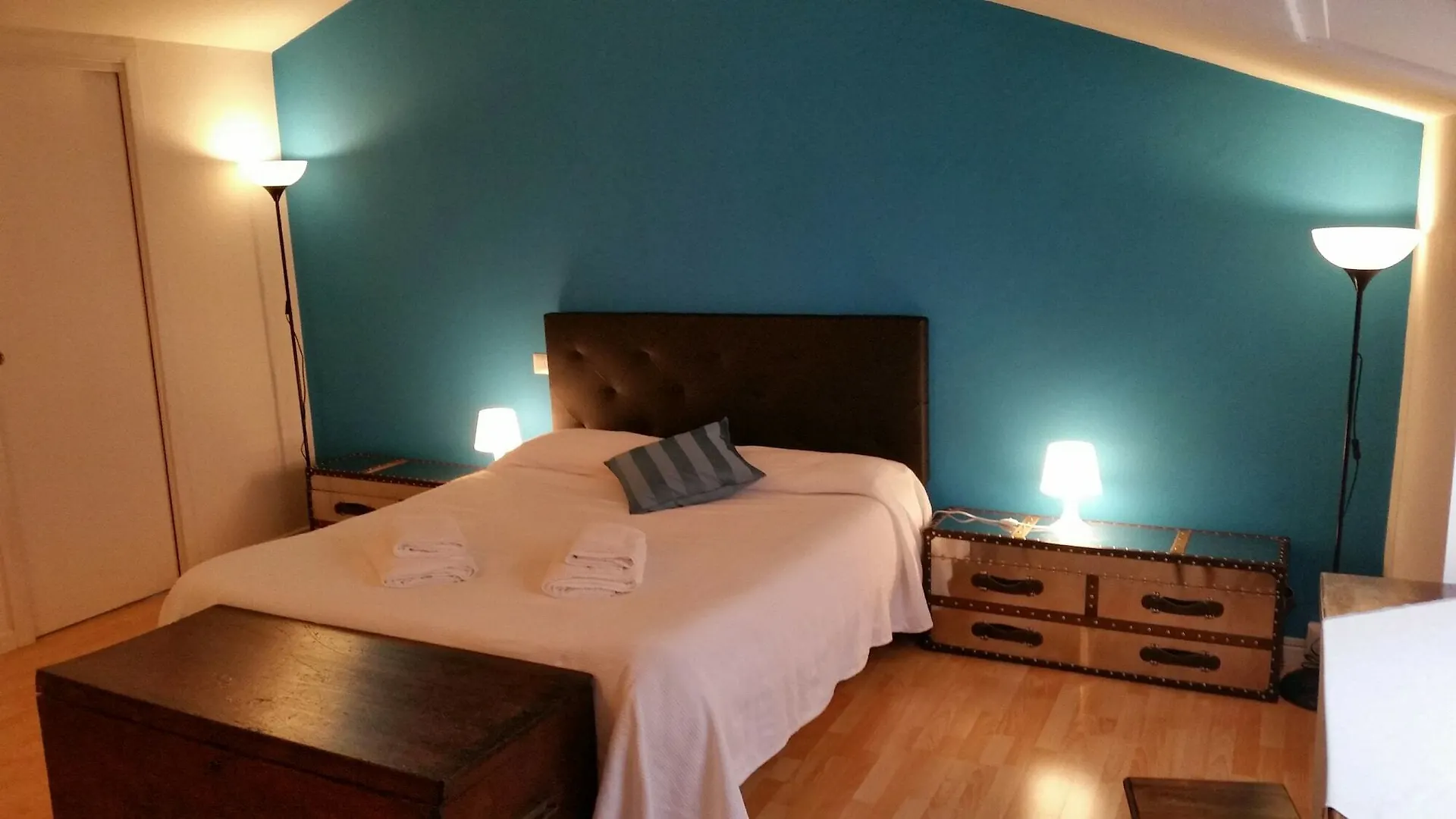 Gira Guest House Como