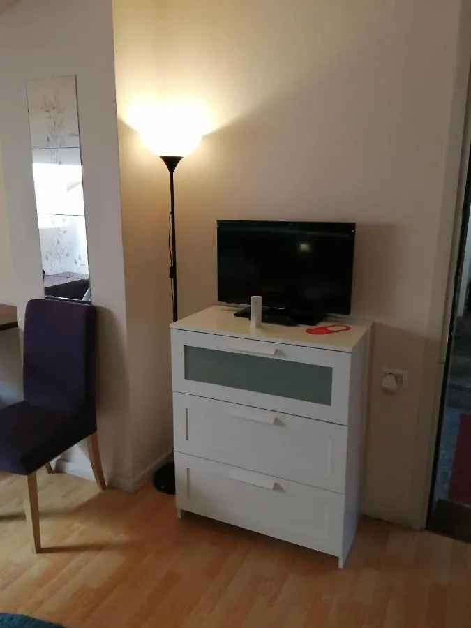 Gira Guest House Como 0*,  Italy