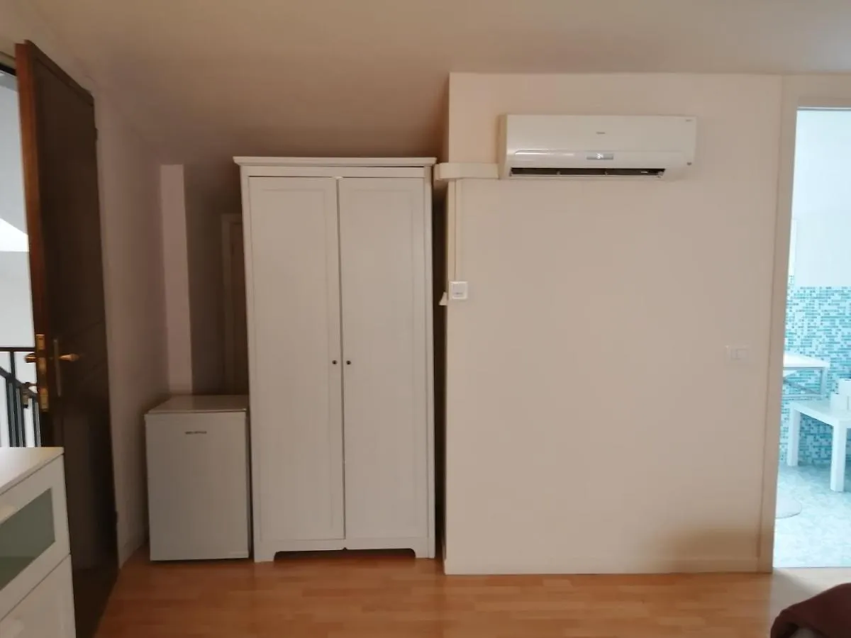 Gira Guest House Como Italy